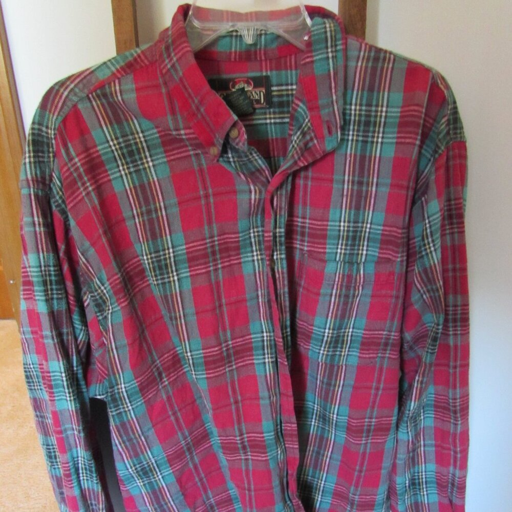 Greatland Apparel Size X Large Men's Red and Green Flannel Button Up Shirt